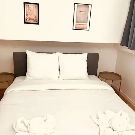 Stylish Loft 17- 3 Bdrs - 2 Bathrs - 7 Pers Apartament Paryż