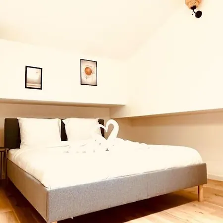 Stylish Loft 17- 3 Bdrs - 2 Bathrs - 7 Pers Apartament Paryż